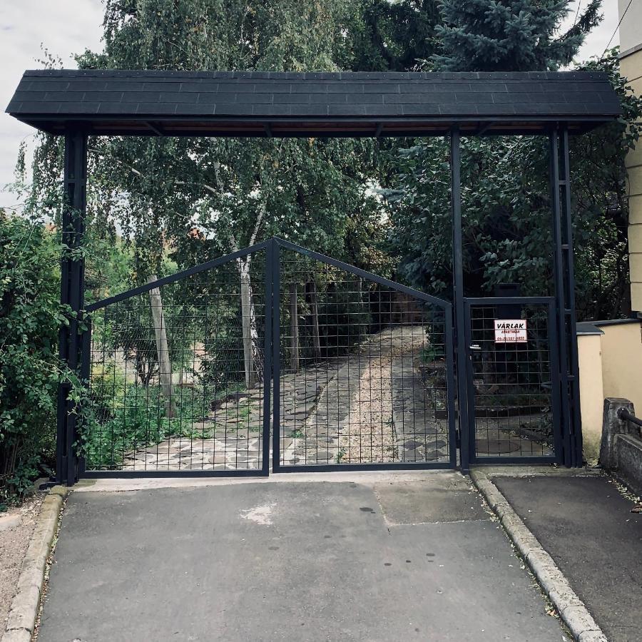 Var-Lak Apartman Егер Екстериор снимка